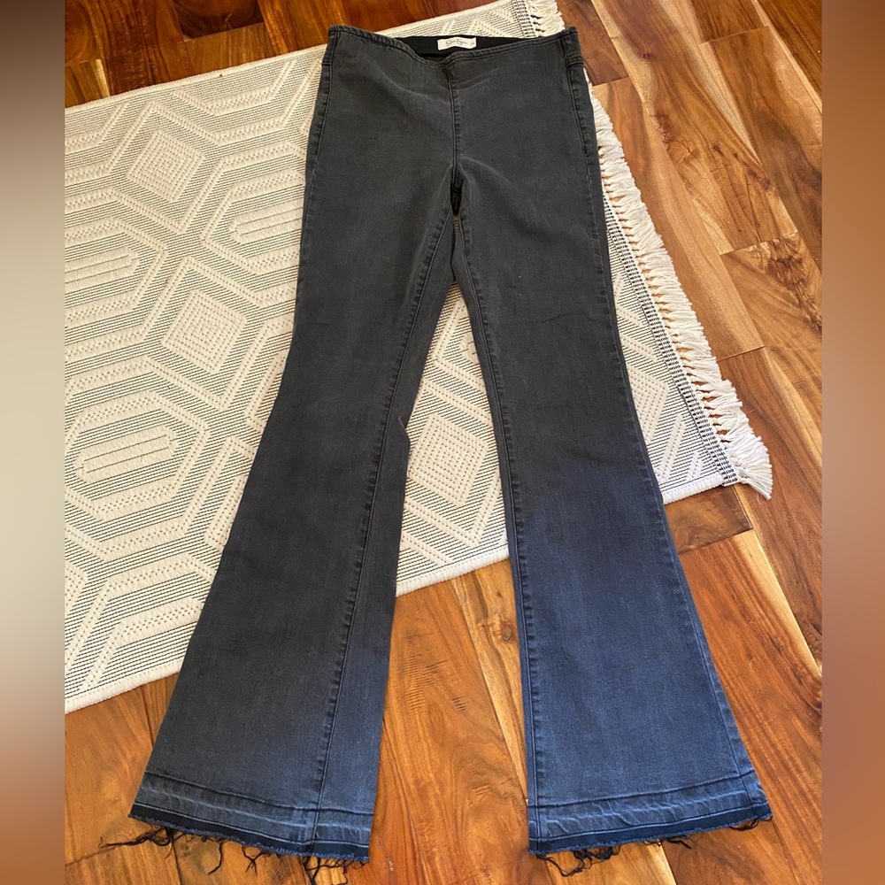 Jessica Simpson Stylish Black Flared Jeans,SZ 27